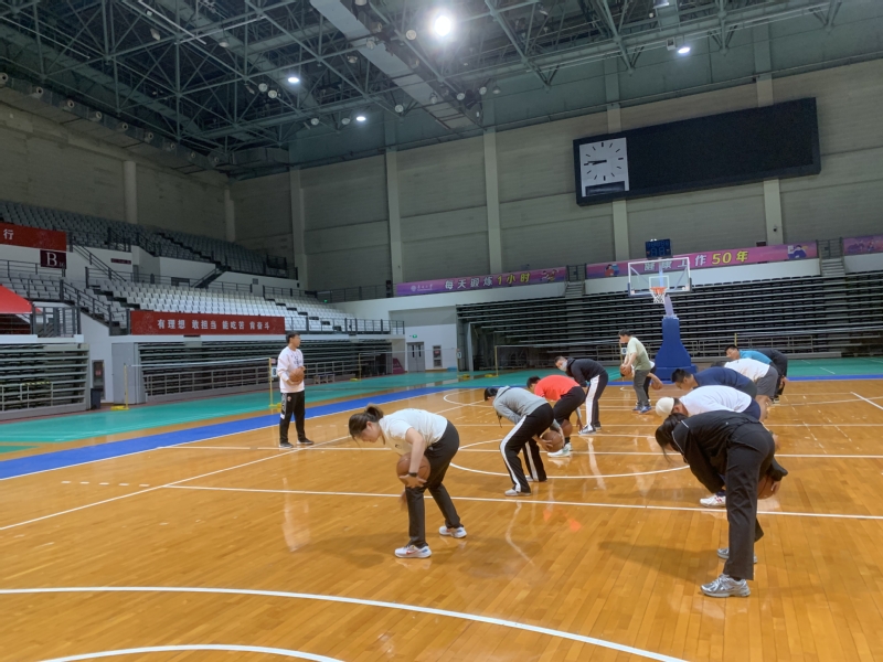 卡利亚里3-3热那亚，维蒂尼亚先拔头筹，阿龙-马丁扳平比分